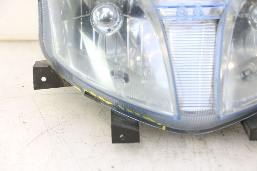 photo de FARO ANTERIORE KYMCO SUPER 8 2T 50 (2007 - 2013) - Zoom sullo stato d'uso