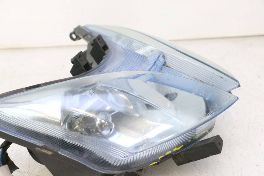 photo de FARO ANTERIORE KYMCO SUPER 8 2T 50 (2007 - 2013) - Dettagli dei punti di fissaggio