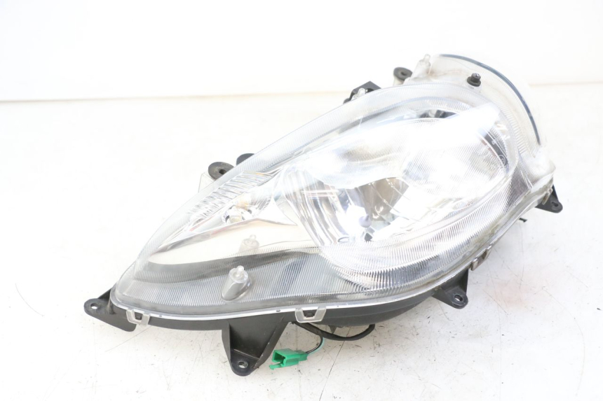 photo de FARO ANTERIORE SUZUKI BURGMAN 125 (2018 - 2021) - Caratteristiche distintive