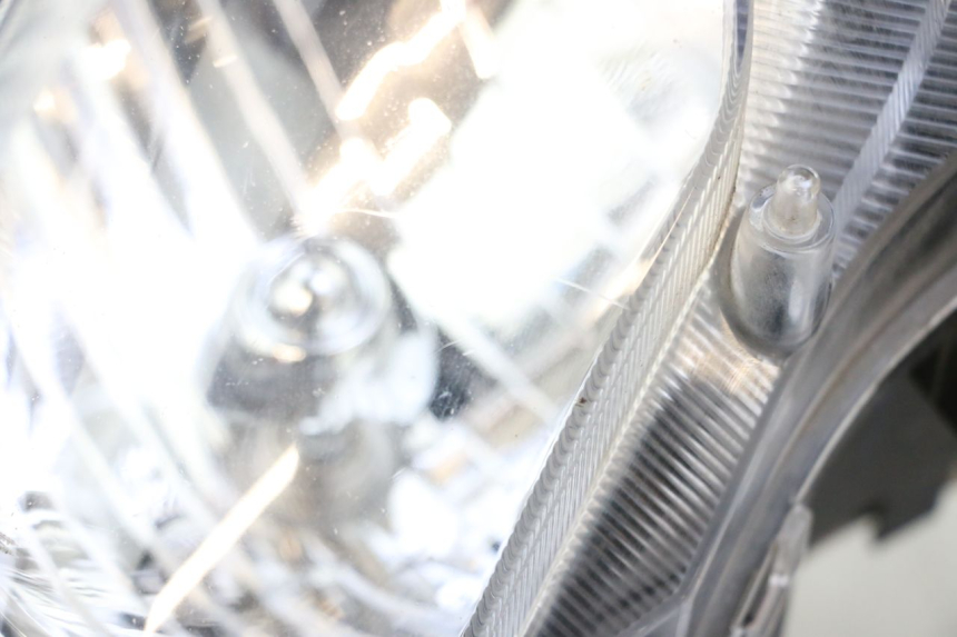 photo de FARO ANTERIORE SUZUKI BURGMAN 125 (2018 - 2021) - Altra angolazione