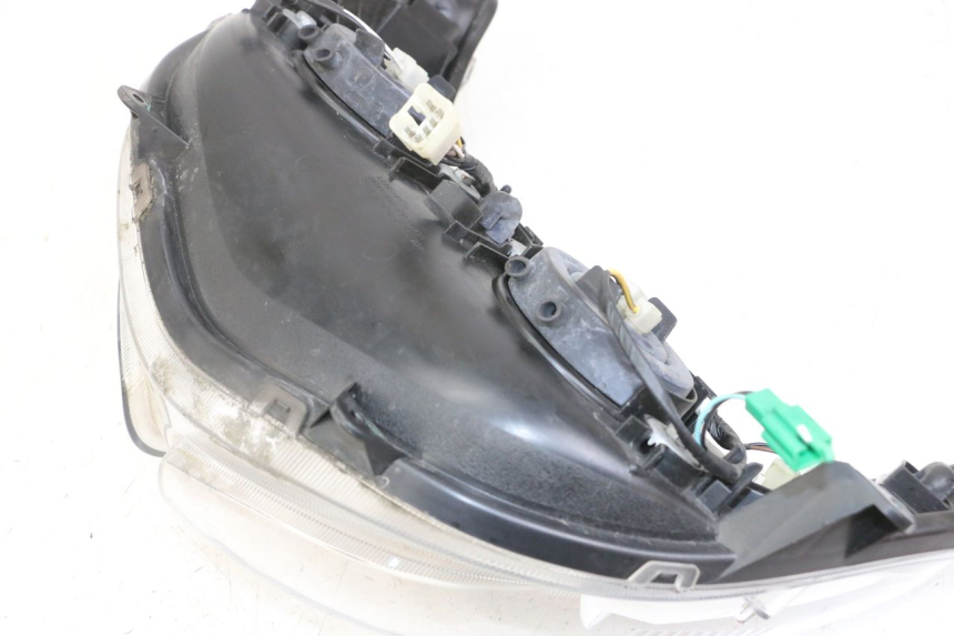 photo de FARO ANTERIORE SUZUKI BURGMAN 125 (2018 - 2021) - Primo piano tecnico