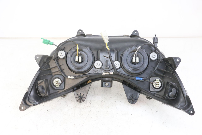 photo de FARO ANTERIORE SUZUKI BURGMAN 125 (2018 - 2021) - Stato della superficie e materiale