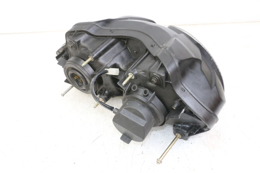 photo de FANALE ANTERIORE SUZUKI SV S 650 (1999 - 2002) - Zoom sullo stato d'uso