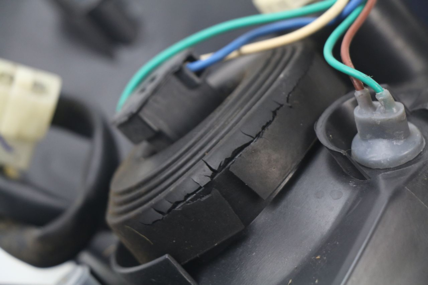 photo de FARO ANTERIORE SYM SYMPHONY 50 (2009 - 2015) - Dettaglio del componente