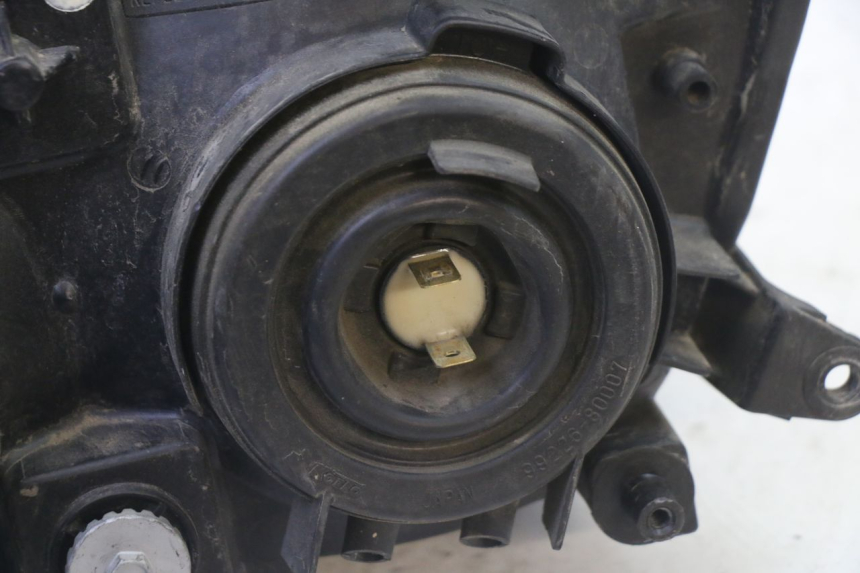 photo de FANALE ANTERIORE YAMAHA TDM ABS 900 (2002 - 2014) - Stato della superficie e materiale