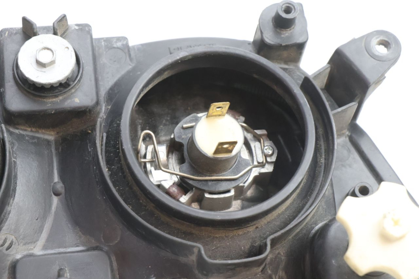 photo de FARO ANTERIORE YAMAHA TDM ABS 900 (2002 - 2014) - Stato della superficie e materiale