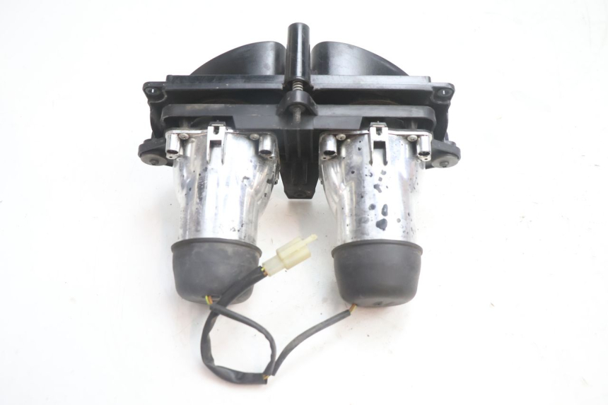 photo de FARO ANTERIORE PEUGEOT TKR TREKKER FURIOUS 50 (2005 - 2014) - Primo piano tecnico