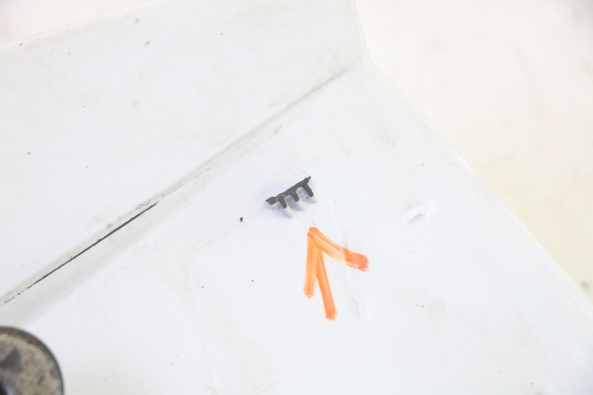 photo de FARO ANTERIORE KSR TR SM 50 (2015 - 2018) - Stato della superficie e materiale