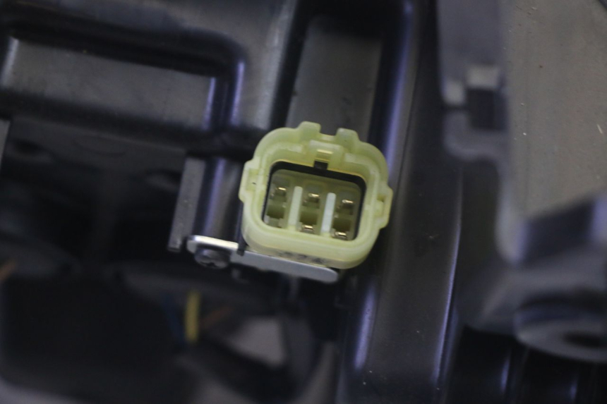 photo de FARO ANTERIORE YAMAHA TRICITY 300 (2020 - 2024) - Zoom sui componenti