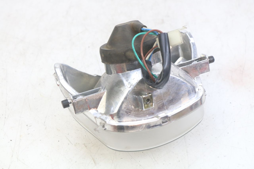 photo de FANALE ANTERIORE PEUGEOT TWEET 4T 50 (2018 - 2022) - Stato della superficie e materiale