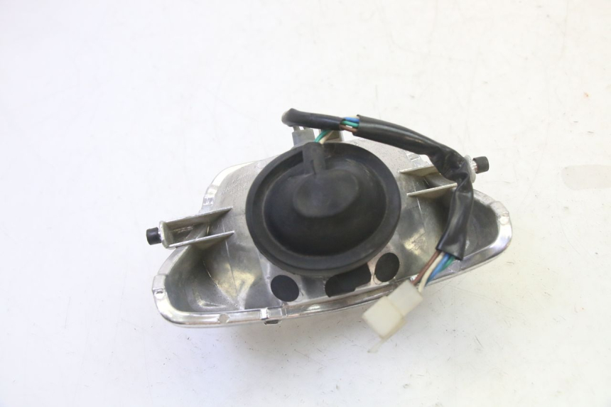 photo de FARO ANTERIORE PEUGEOT TWEET PRO CARGO 50 (2018 - 2022) - Dettagli dei punti di fissaggio