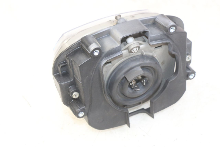 photo de FANALE ANTERIORE PIAGGIO VESPA SPRINT 2T 50 (2014 - 2018) - Dettagli dei punti di fissaggio