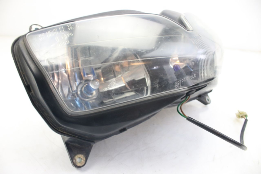 photo de FARO ANTERIORE HONDA VFR FI RC46 800 (1998 - 2001) - Primo piano tecnico
