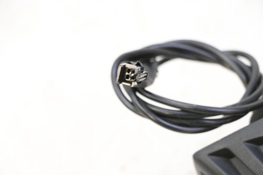 photo de FARO ANTERIORE DUALTRON VICTOR LIMITED 1 - Zoom sullo stato d'uso