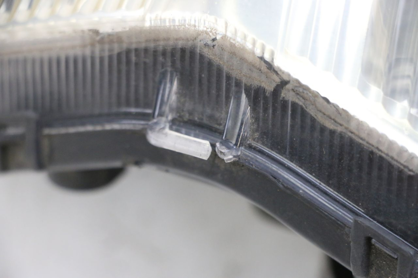 photo de FANALE ANTERIORE PEUGEOT VIVACITY NEW 4T 50 (2008 - 2017) - Marcature e riferimenti originali