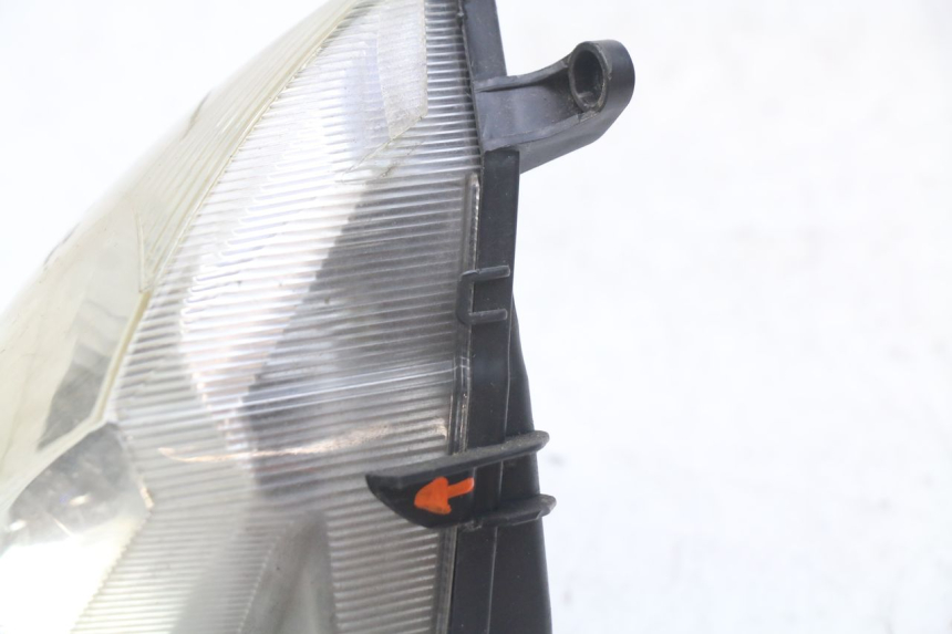 photo de FANALE ANTERIORE PEUGEOT VIVACITY 125 (2010 - 2017) - Dettagli dei punti di fissaggio