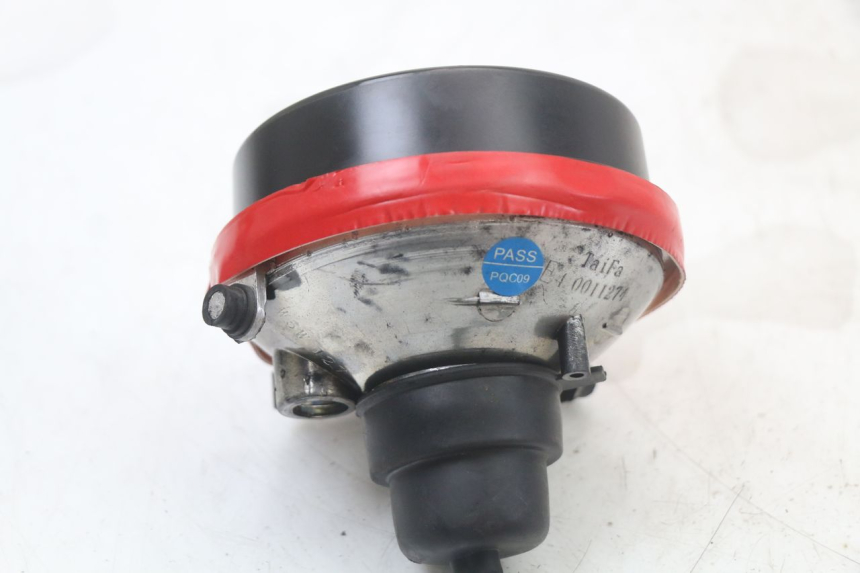 photo de FARO ANTERIORE JM MOTORS VX 125 (2022 - 2025) - Primo piano tecnico