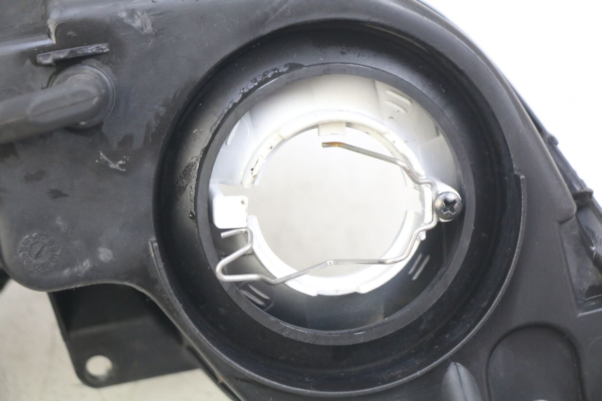 photo de FANALE ANTERIORE YAMAHA XMAX X-MAX 125 (2006 - 2009) - Caratteristiche distintive