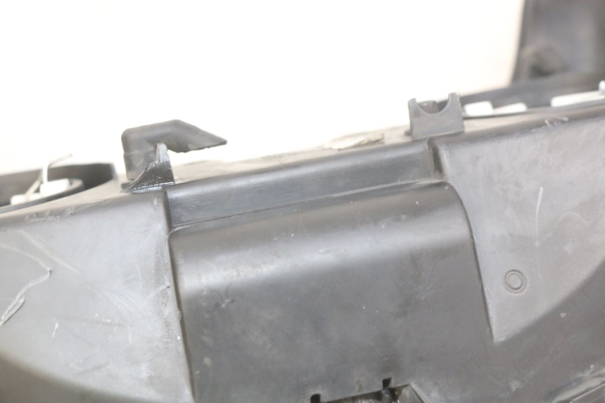 photo de FANALE ANTERIORE YAMAHA XMAX X-MAX 125 (2006 - 2009) - Stato della superficie e materiale