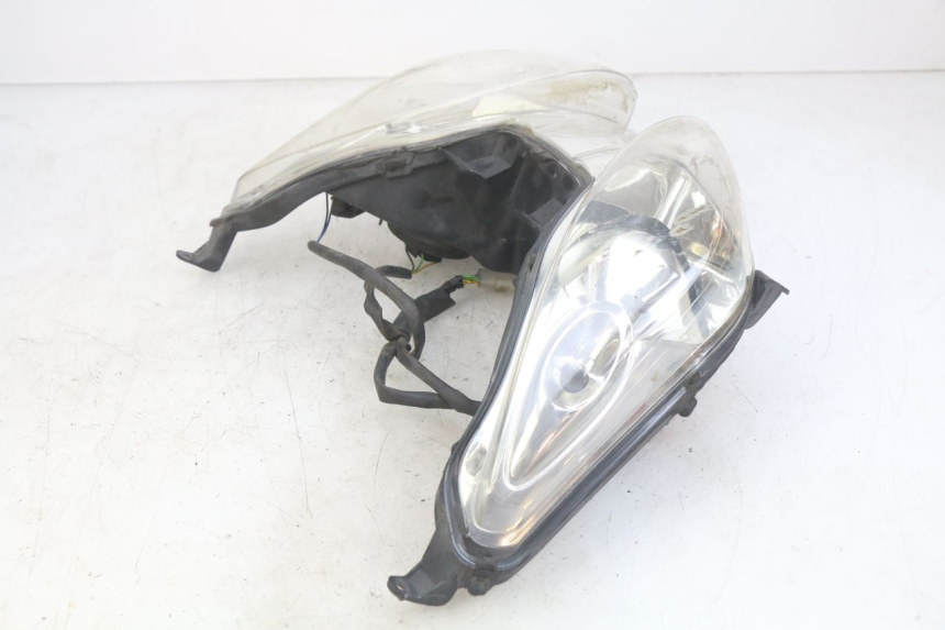 photo de FANALE ANTERIORE YAMAHA XMAX X-MAX 125 (2006 - 2009) - Stato della superficie e materiale