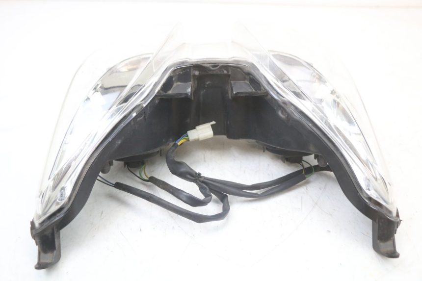photo de FANALE ANTERIORE YAMAHA X-MAX XMAX 250 (2006 - 2009) - Primo piano tecnico