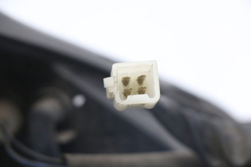 photo de FANALE ANTERIORE YAMAHA X-MAX XMAX 250 (2006 - 2009) - Stato della superficie e materiale