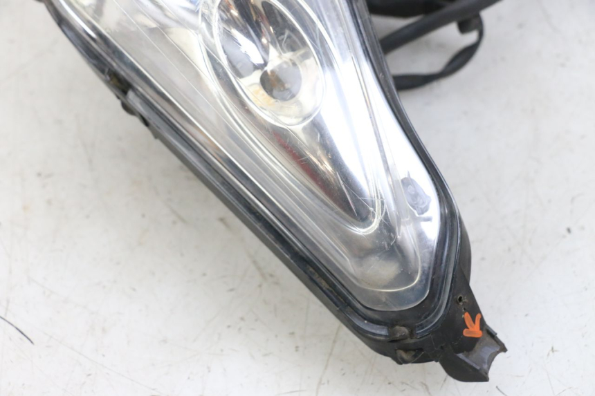 photo de FANALE ANTERIORE YAMAHA XMAX X-MAX 125 (2006 - 2009) - Dettagli dei punti di fissaggio
