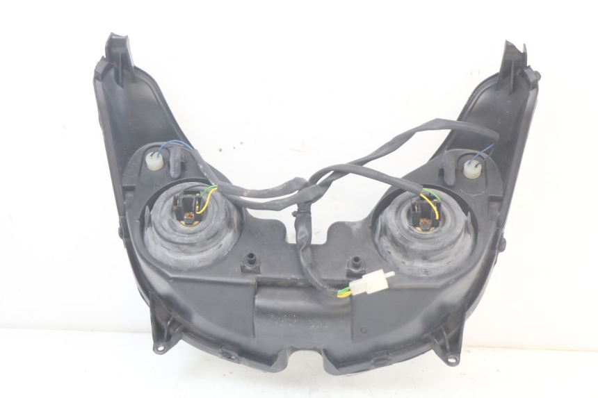 photo de FANALE ANTERIORE YAMAHA XMAX X-MAX 125 (2006 - 2009) - Stato della superficie e materiale