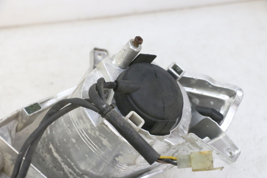 photo de FANALE ANTERIORE YAMAHA X-MAX XMAX 125 (2010 - 2013) - Zoom sullo stato d'uso