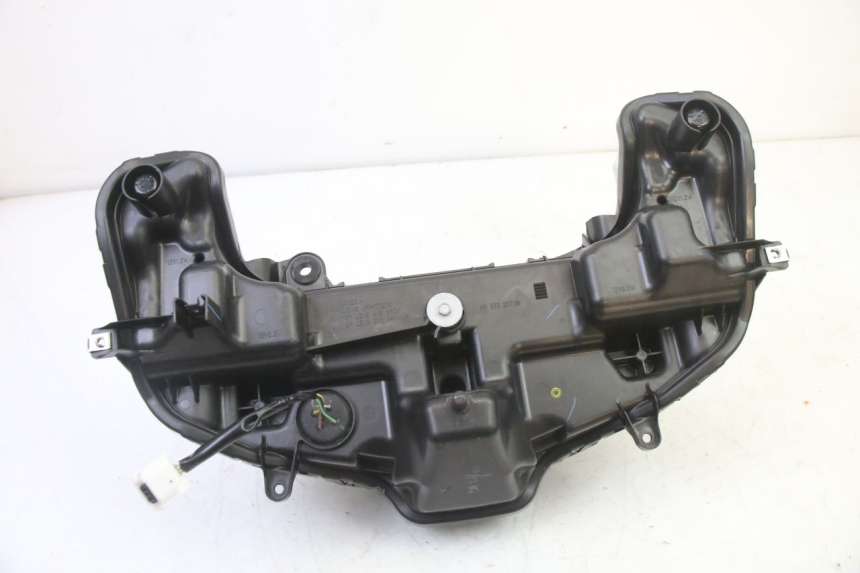 photo de FARO ANTERIORE YAMAHA XMAX X-MAX 125 (2021 - 2025) - Primo piano tecnico