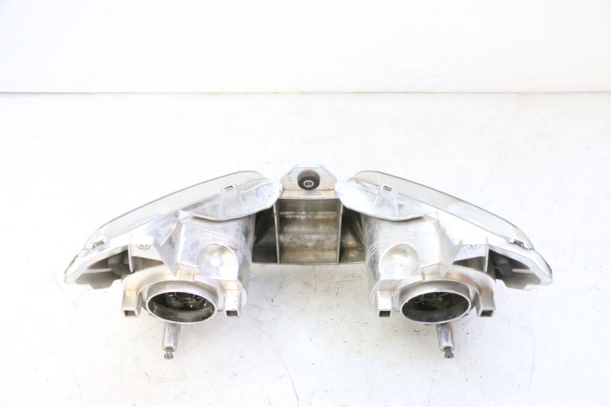 photo de FANALE ANTERIORE YAMAHA X-MAX XMAX 125 (2010 - 2013) - Caratteristiche distintive