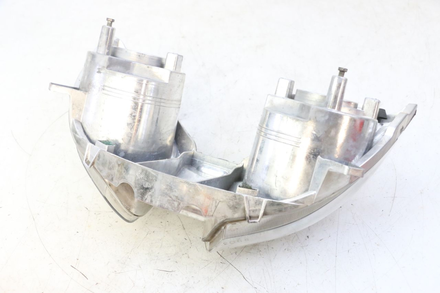 photo de FANALE ANTERIORE YAMAHA X-MAX XMAX 125 (2010 - 2013) - Dettagli dei punti di fissaggio