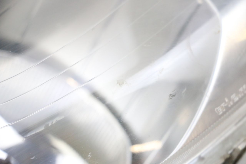 photo de FANALE ANTERIORE YAMAHA X-MAX XMAX 125 (2010 - 2013) - Primo piano tecnico