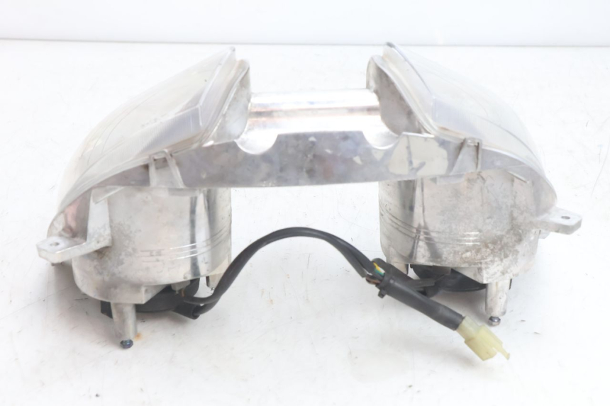 photo de FANALE ANTERIORE YAMAHA X-MAX XMAX 125 (2010 - 2013) - Primo piano tecnico