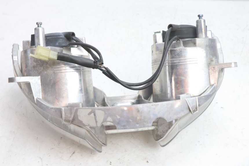 photo de FANALE ANTERIORE YAMAHA X-MAX XMAX 125 (2010 - 2013) - Dettagli dei punti di fissaggio