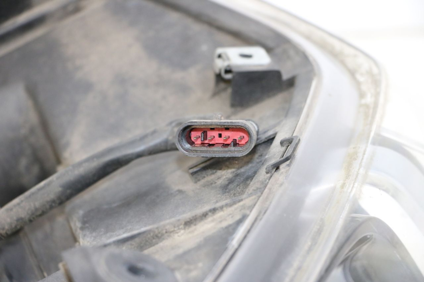 photo de FANALE ANTERIORE PIAGGIO X10 125 (2012 - 2017) - Primo piano tecnico