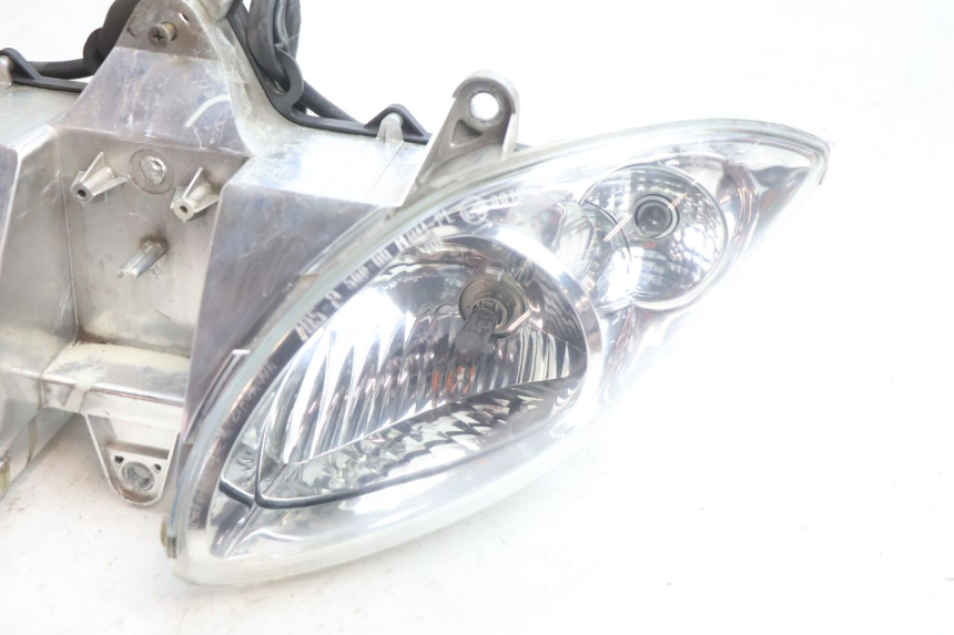 photo de FANALE ANTERIORE PIAGGIO X9 EVOLUTION 125 (2003 - 2007) - Vista d'insieme del prodotto