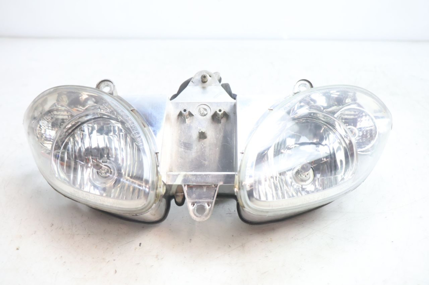 photo de FANALE ANTERIORE PIAGGIO X9 EVOLUTION 125 (2003 - 2007) - Dettagli dei punti di fissaggio