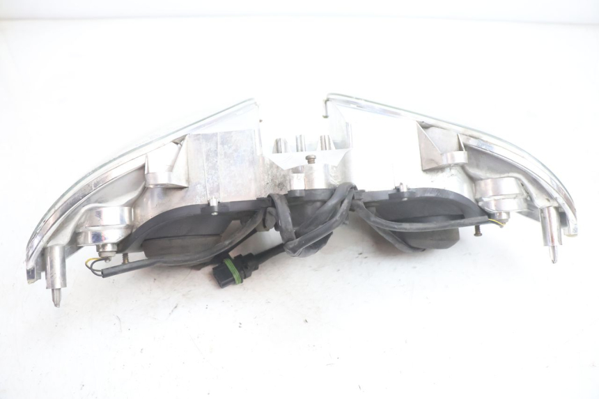 photo de FANALE ANTERIORE PIAGGIO X9 EVOLUTION 125 (2003 - 2007) - Stato della superficie e materiale