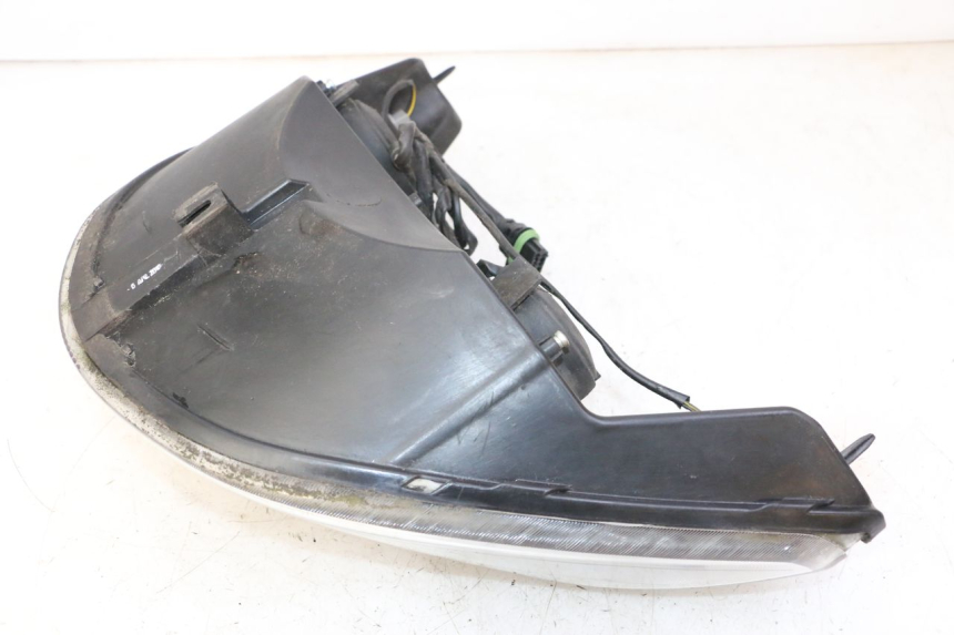 photo de FANALE ANTERIORE PIAGGIO XEVO - X EVO 125 (2007 - 2017) - Zoom sullo stato d'uso