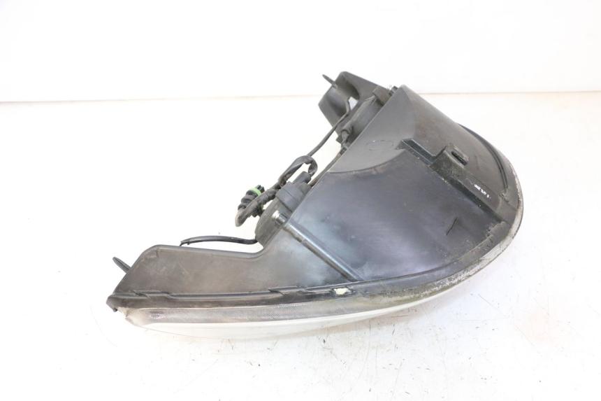 photo de FANALE ANTERIORE PIAGGIO XEVO - X EVO 125 (2007 - 2017) - Primo piano tecnico