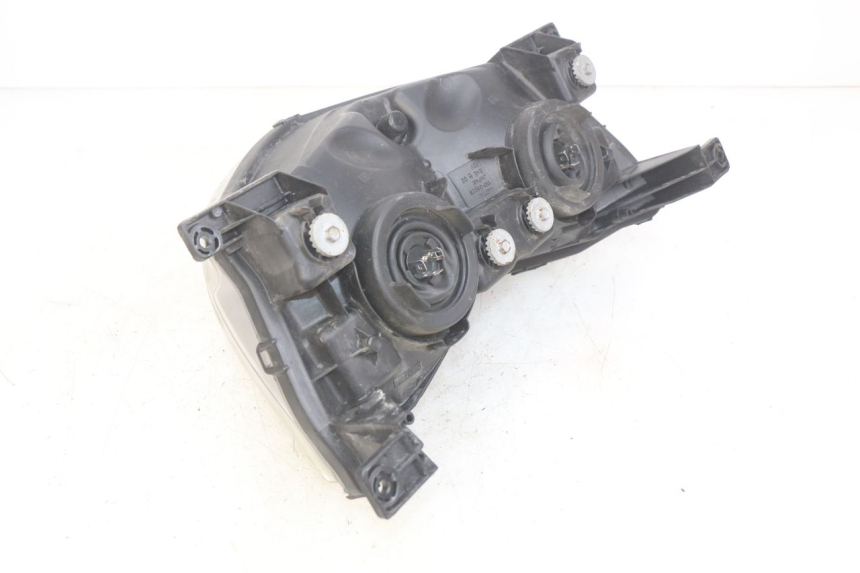 photo de FANALE ANTERIORE YAMAHA YP MAJESTY 400 (2004 - 2008) - Dettagli dei punti di fissaggio