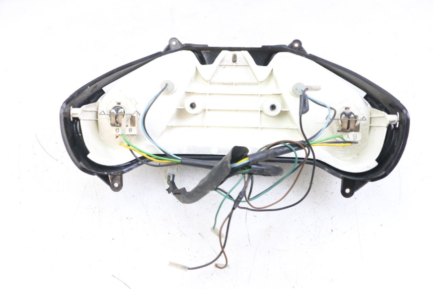 photo de FANALE ANTERIORE YAMAHA YP MAJESTY 125 (2002 - 2006) - Dettagli dei punti di fissaggio