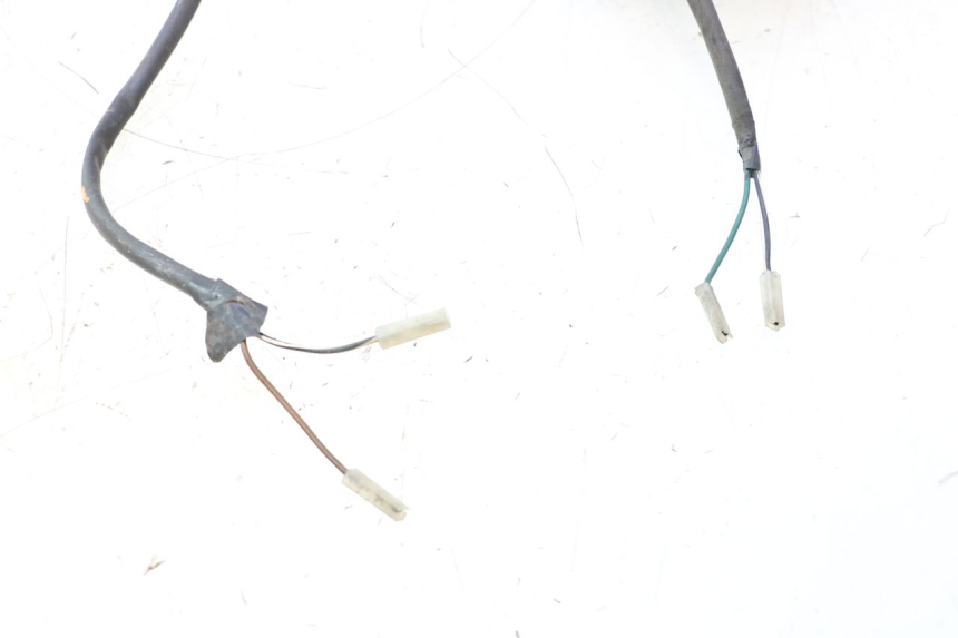 photo de FANALE ANTERIORE YAMAHA YP MAJESTY 125 (1998 - 2001) - Dettagli dei punti di fissaggio