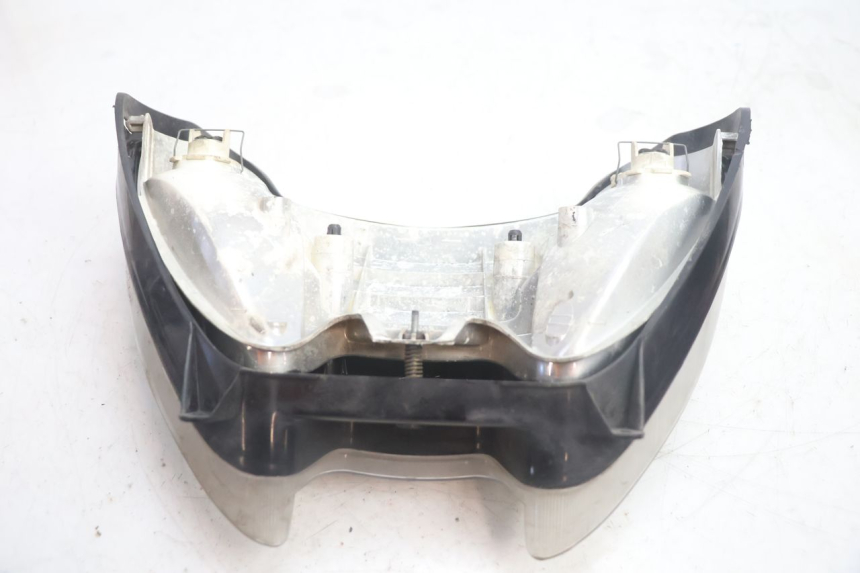 photo de FANALE ANTERIORE YAMAHA YP MAJESTY 125 (2002 - 2006) - Dettagli dei punti di fissaggio
