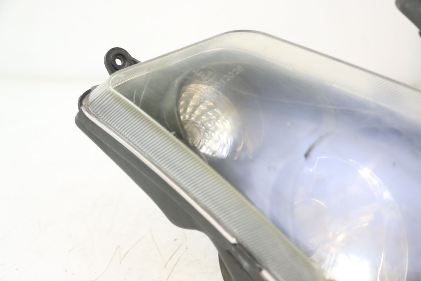 photo de FARO ANTERIORE YIYING YY50QT-6 50 - Caratteristiche distintive