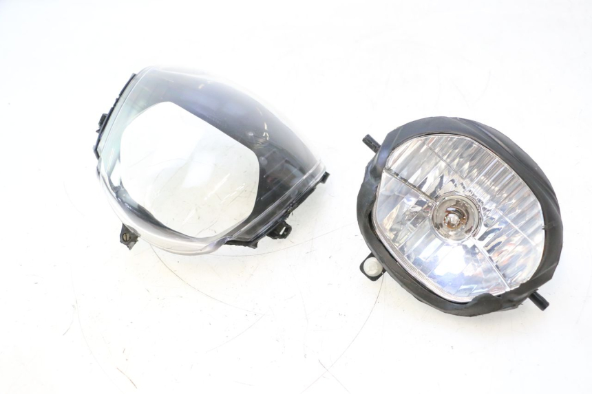 photo de FANALE ANTERIORE PIAGGIO ZIP 2T 50 (2009 - 2019) - Vista principale