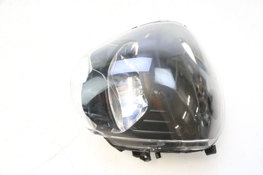 photo de FANALE ANTERIORE PIAGGIO ZIP 2T 50 (2009 - 2019) - Caratteristiche distintive