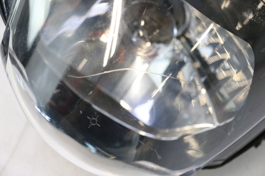 photo de FANALE ANTERIORE PIAGGIO ZIP 2T 50 (2009 - 2019) - Primo piano tecnico
