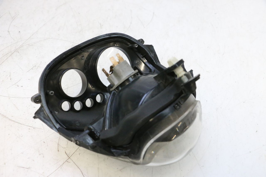 photo de FANALE ANTERIORE PIAGGIO ZIP 4T 50 (2018 - 2020) - Dettagli dei punti di fissaggio
